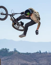 a9ba71f6-9059-4950-8a67-901ca4d8b2a1